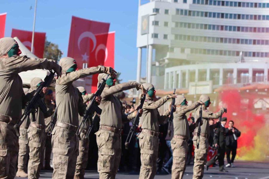 Kayseri’de Dev Sıcak Hava Balonlu 29 Ekim Kutlaması