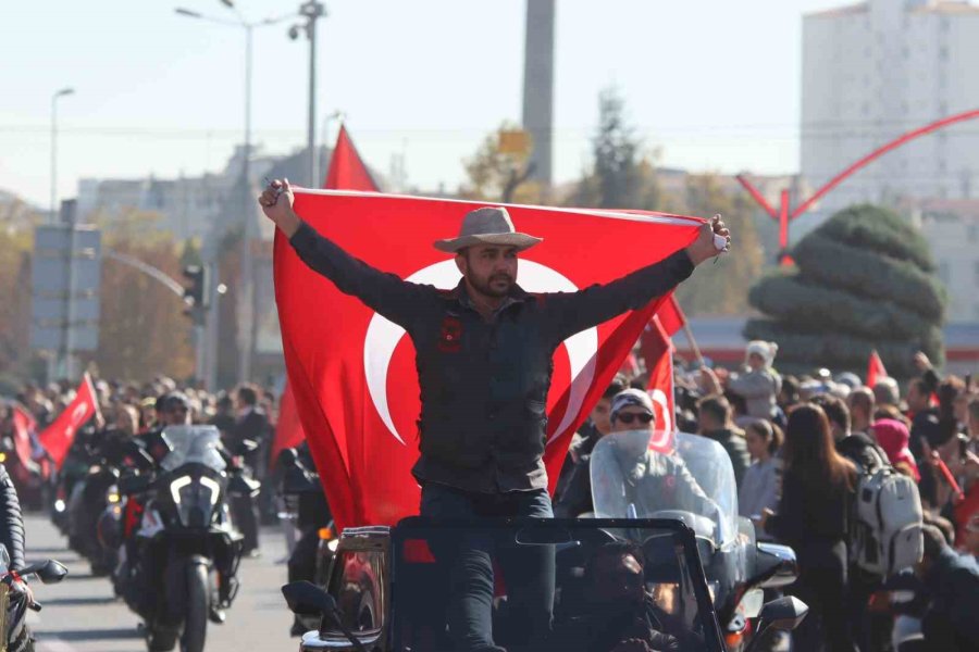 Kayseri’de Dev Sıcak Hava Balonlu 29 Ekim Kutlaması