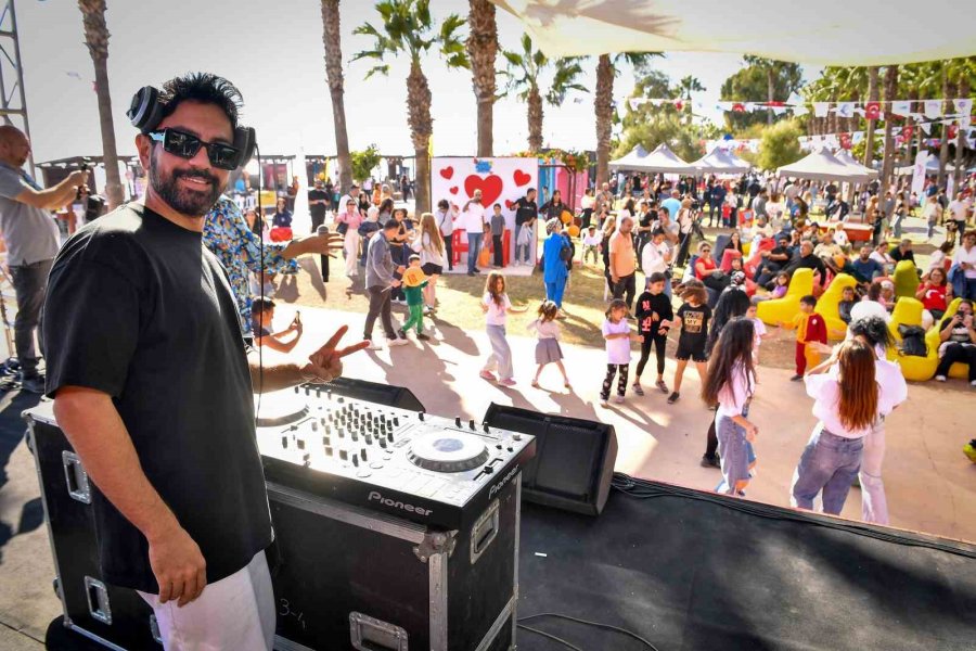 3. Mersin Gençlik Festivali Sürüyor