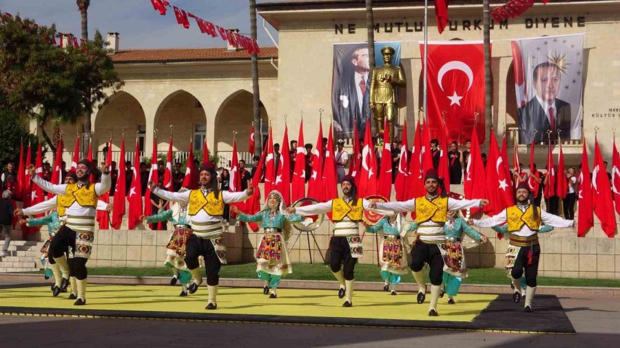 Mersin’de Cumhuriyet’in 101. Yılı Coşkuyla Kutlandı