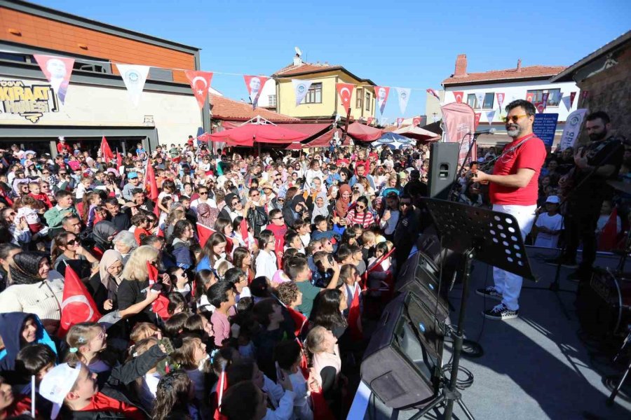 Odunpazarı’ndan Çocuklar İçin Coşkulu Cumhuriyet Bayramı Konseri