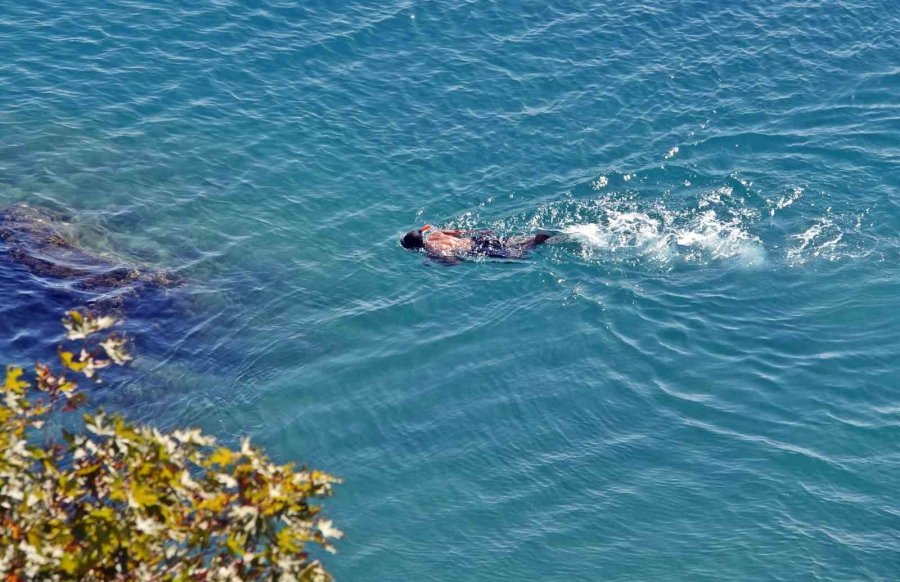 Antalya’dan Ekim Sonunda Yaz Ayı Tadında ’kıskandıran’ Görüntüler