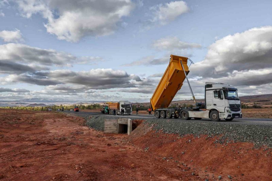 Büyükşehir’den Bünyan’da 100 Milyon Tl’lik Yol Ve Asfalt Çalışması