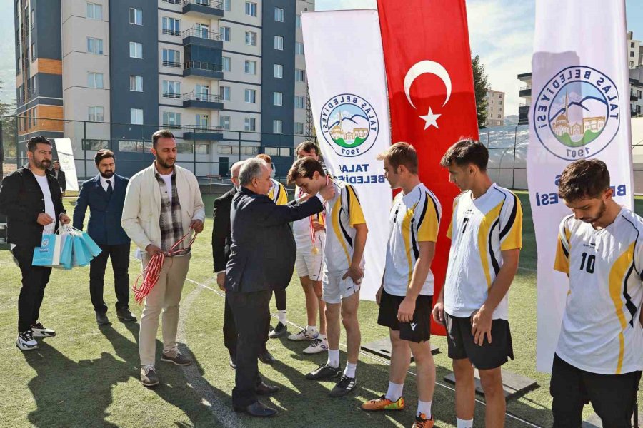 Talas’ın Cumhuriyet Kupası’nda Şampiyon Belli Oldu