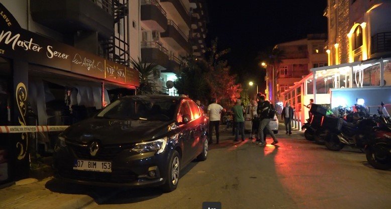 Alanya’da Otelde Çıkan Yangın Vatandaşlar Tarafından Söndürüldü