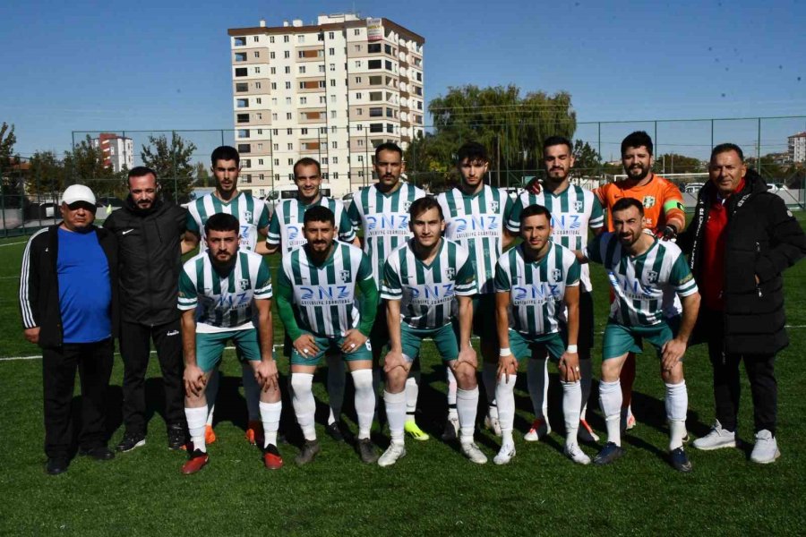 Argıncıkspor Doludizgin İlerliyor