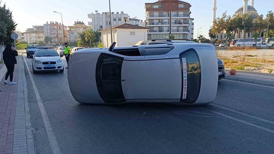 Devrilen Otomobilden Çıkan Genç Öğretmenin Eğitim Aşkı