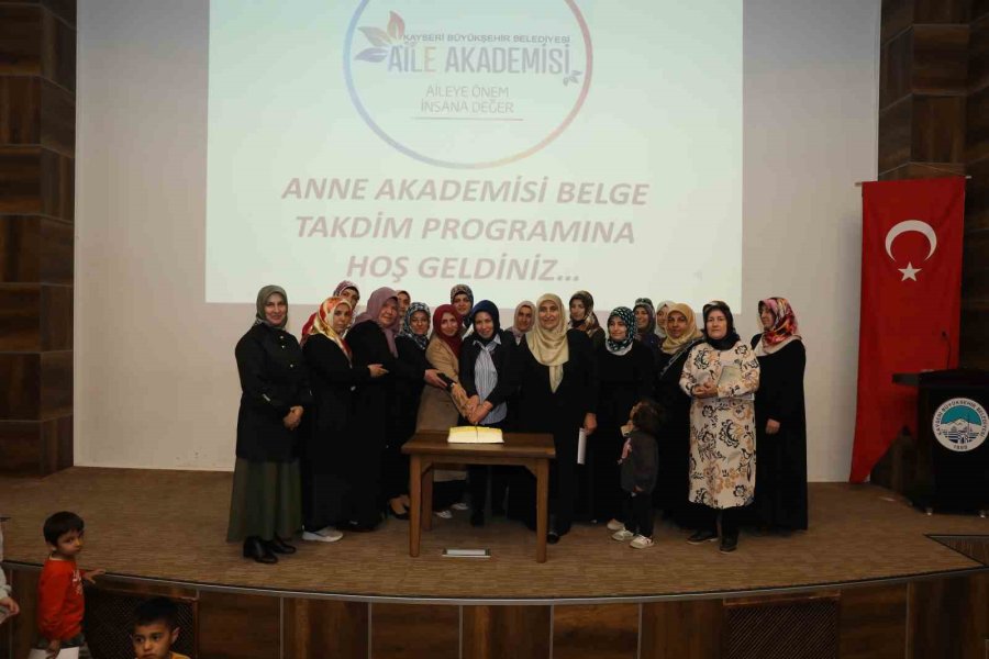 Büyükşehir Aile Akademisi’nde Eğitim Tamamlandı