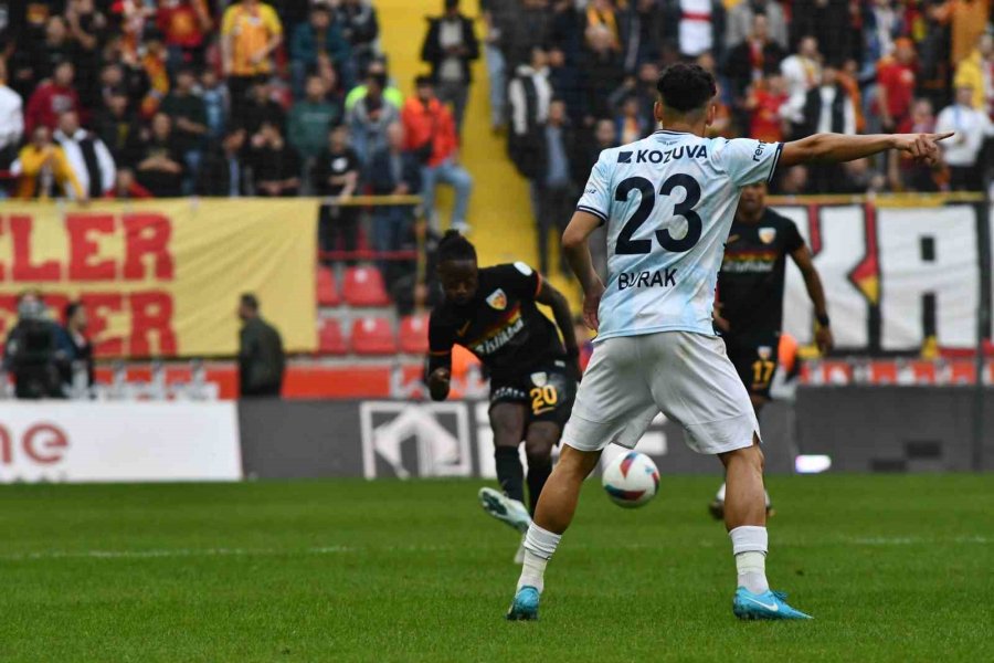 Trendyol Süper Lig: Kayserispor: 0 - Adana Demirspor: 0 (ilk Yarı)