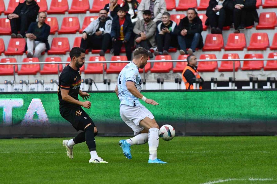 Trendyol Süper Lig: Kayserispor: 0 - Adana Demirspor: 0 (ilk Yarı)