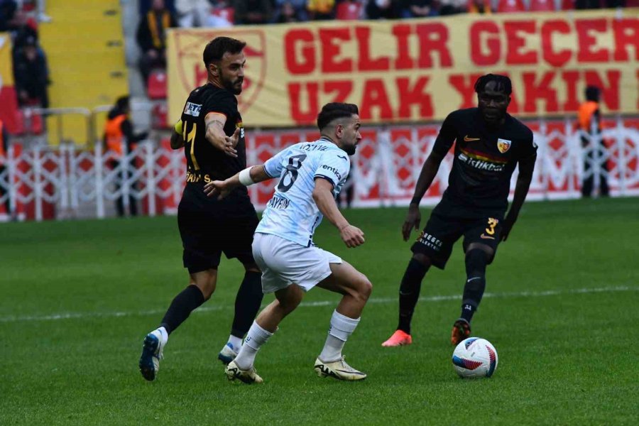 Trendyol Süper Lig: Kayserispor: 0 - Adana Demirspor: 0 (ilk Yarı)