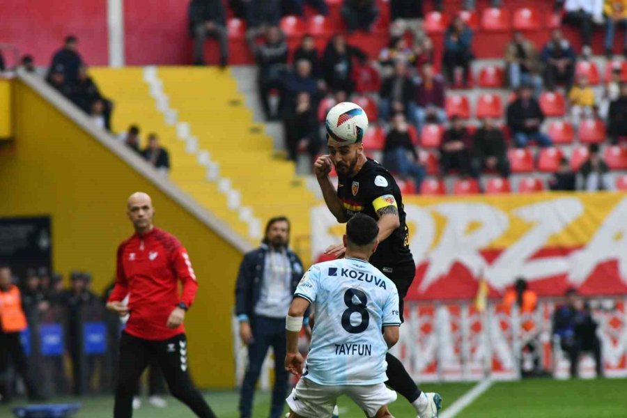 Trendyol Süper Lig: Kayserispor: 0 - Adana Demirspor: 0 (ilk Yarı)