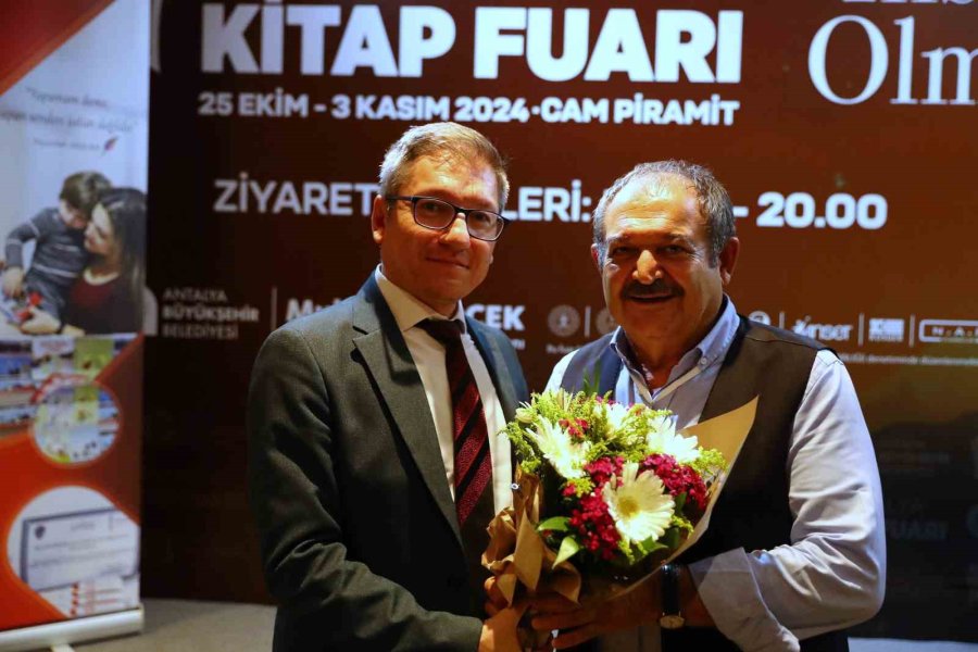 14. Antalya Kitap Fuarı’na Ziyaretçi Akını