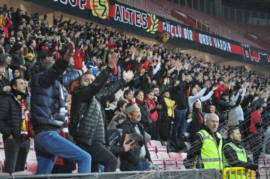 Eskişehirspor Galibiyet Serisini 4 Golle Sürdürdü