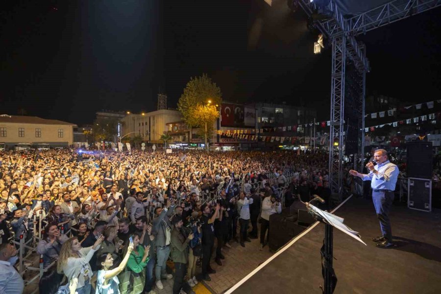 Candan Erçetin, Uluslararası Tarsus Festivalinde Sahne Aldı