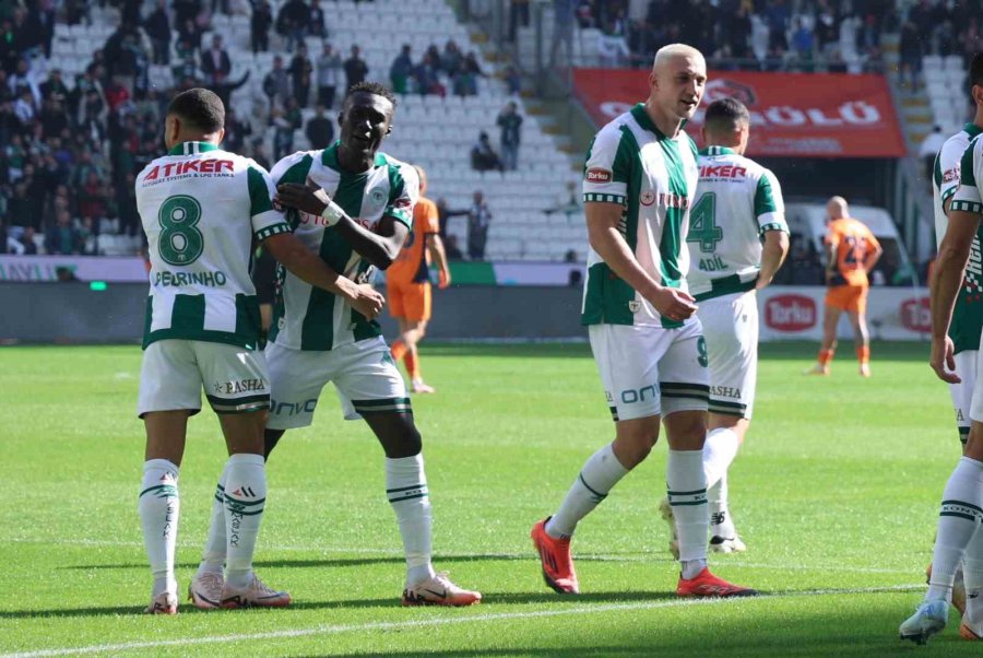 Trendyol Süper Lig: Konyaspor: 1 - Rams Başakşehir: 1 (ilk Yarı)