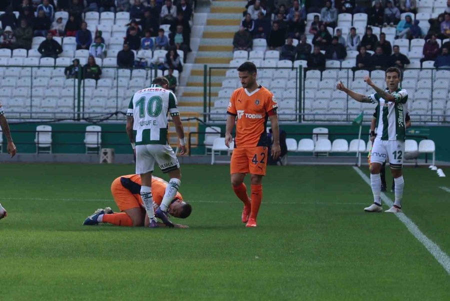 Trendyol Süper Lig: Konyaspor: 1 - Rams Başakşehir: 1 (ilk Yarı)