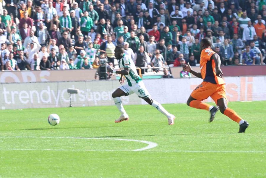 Trendyol Süper Lig: Konyaspor: 1 - Rams Başakşehir: 1 (ilk Yarı)