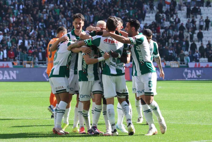 Trendyol Süper Lig: Konyaspor: 1 - Rams Başakşehir: 1 (ilk Yarı)