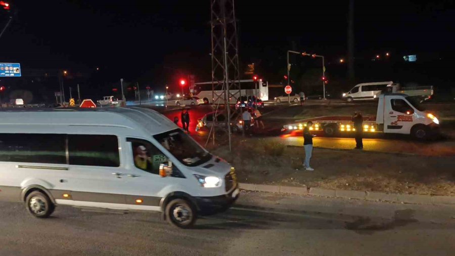 Kırmızı Işık İhlali Yapan İsviçreli Sürücü Yolu Savaş Alanına Çevirdi