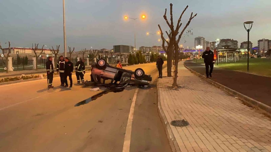 Karaman’da Takla Atıp Ters Dönen Otomobilin Sürücüsü Yaralandı