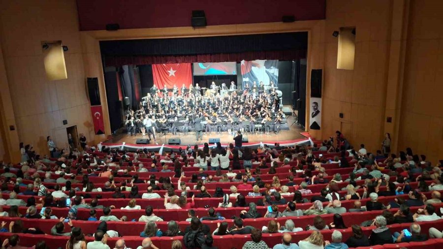 Kemer’de Geleceğin Müzisyenlerinden Konser