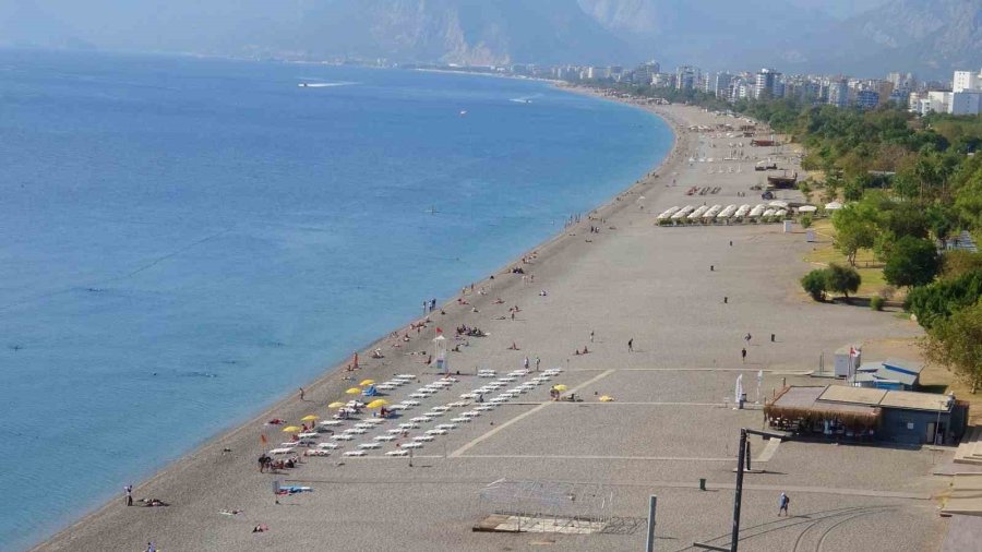 Antalya’da Deniz Suyu Sıcaklığı, Hava Sıcaklığını Yakaladı