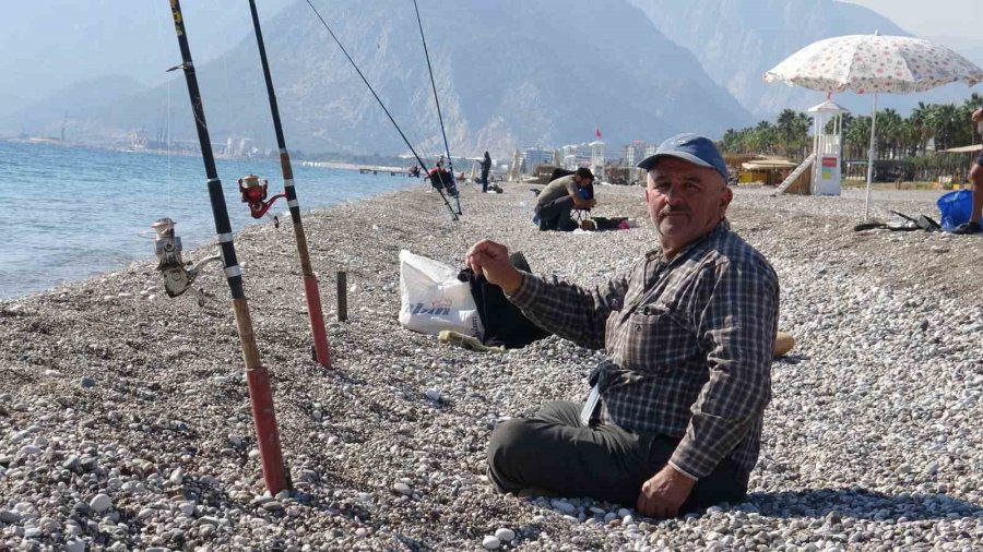 Antalya’da Deniz Suyu Sıcaklığı, Hava Sıcaklığını Yakaladı