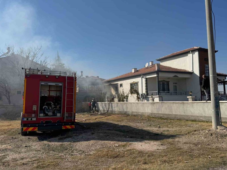 Müstakil Evin Bodrumunda Çıkan Yangın Korkuttu