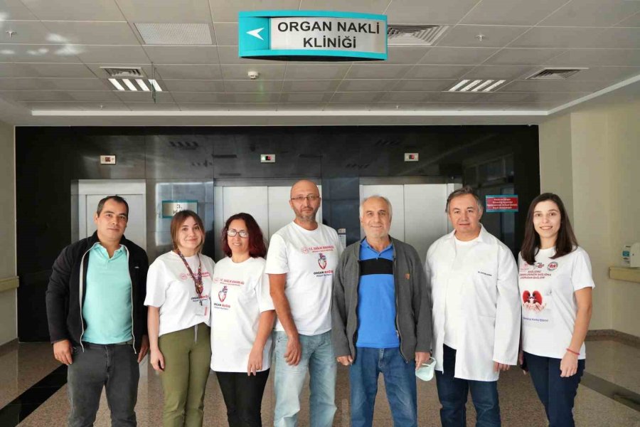 Antalya’da Böbrek Yetmezliği Hastasının 1 Günde Hayatı Değişti, Başvurduktan Sonraki Gün Böbrek Nakli Oldu