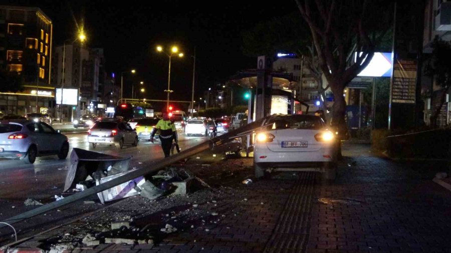 Ortalığı Savaş Alanına Çevirdi, Kazadan Burnu Bile Kanamadan Çıktı