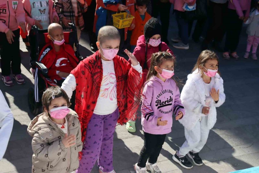 Lösemili Çocuklar Şenlik İle Moral Buldu