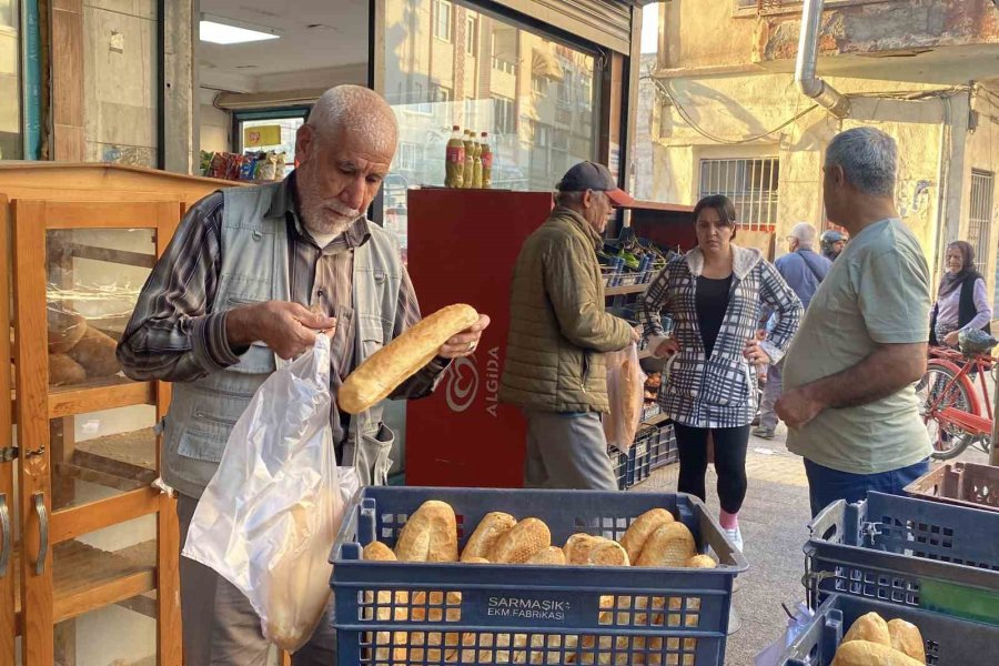 Mersin’de 4 Liralık Ekmek ’kapış Kapış’ Gidiyor