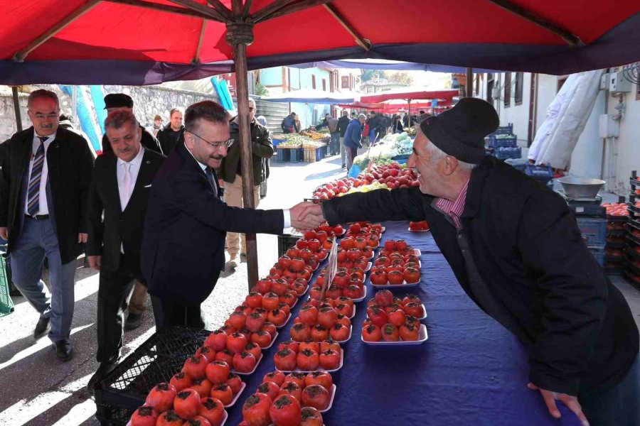 Vali Aksoy, Semt Pazarını Ziyaret Etti