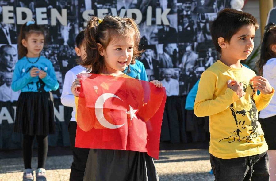 Minik Öğrencilerden Atatürk’e Anlamlı Anma Programı