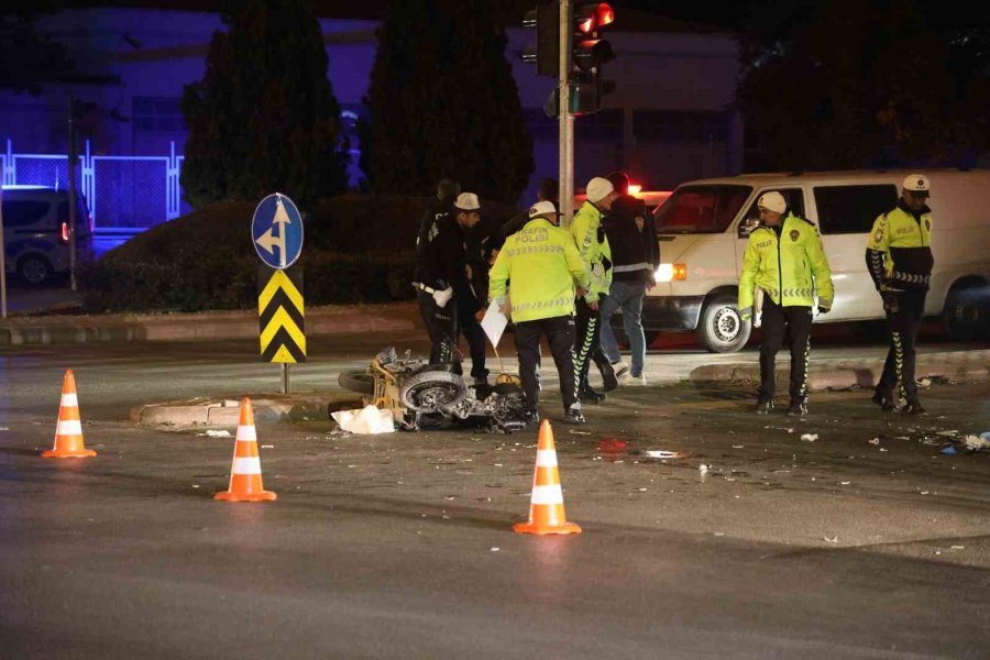 Kazada Ağır Yaralanan Motosiklet Sürücüsü Hastanede Hayatını Kaybetti