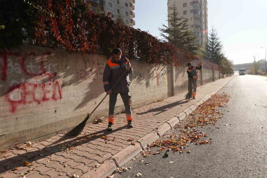 Melikgazi’de Mahallelerde Sonbahar Temizliği Başladı