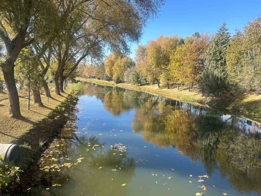 Kanlıkavak Parkı’nda Sonbahar Manzarası Mest Etti