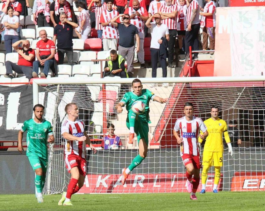 Trendyol Süper Lig: Antalyaspor: 3 - Bodrum Fk: 1 (ilk Yarı)