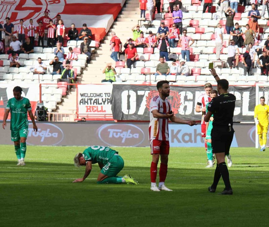 Trendyol Süper Lig: Antalyaspor: 3 - Bodrum Fk: 1 (ilk Yarı)