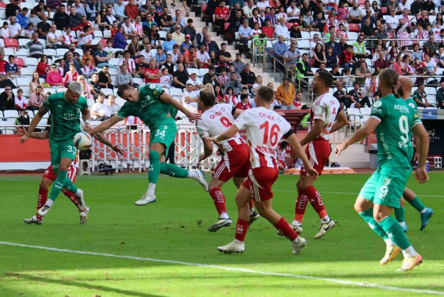 Trendyol Süper Lig: Antalyaspor: 3 - Bodrum Fk: 1 (ilk Yarı)