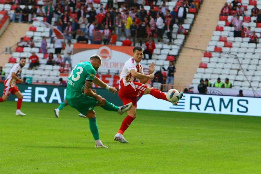 Trendyol Süper Lig: Antalyaspor: 3 - Bodrum Fk: 1 (ilk Yarı)