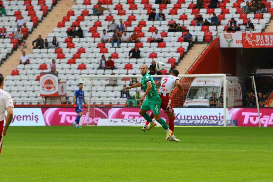 Trendyol Süper Lig: Antalyaspor: 3 - Bodrum Fk: 1 (ilk Yarı)