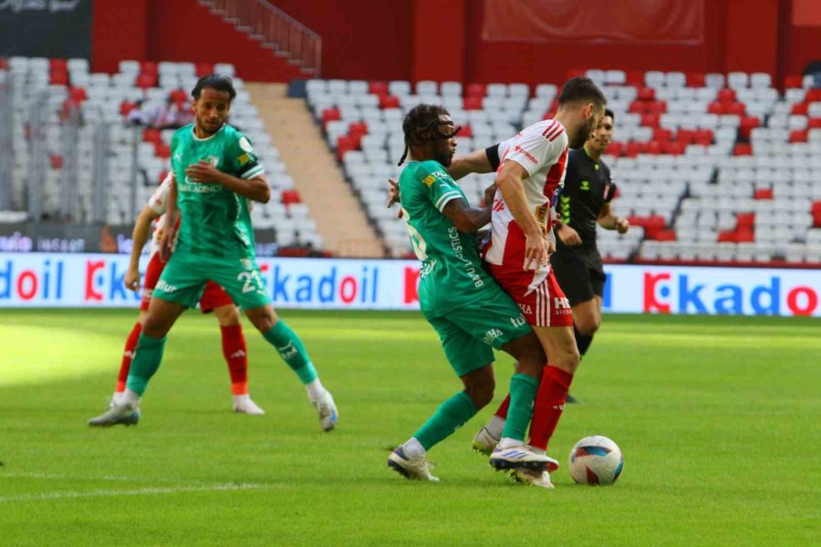 Trendyol Süper Lig: Antalyaspor: 3 - Bodrum Fk: 1 (ilk Yarı)