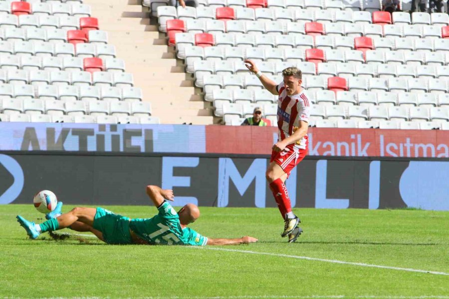 Trendyol Süper Lig: Antalyaspor: 3 - Bodrum Fk: 1 (ilk Yarı)