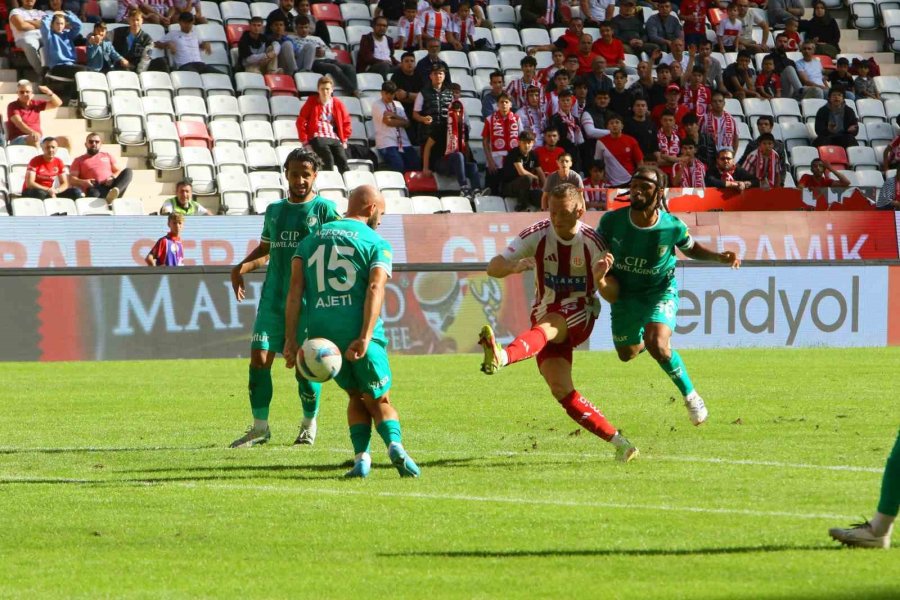 Trendyol Süper Lig: Antalyaspor: 3 - Bodrum Fk: 1 (ilk Yarı)