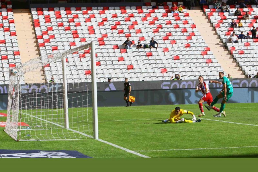 Trendyol Süper Lig: Antalyaspor: 3 - Bodrum Fk: 1 (ilk Yarı)