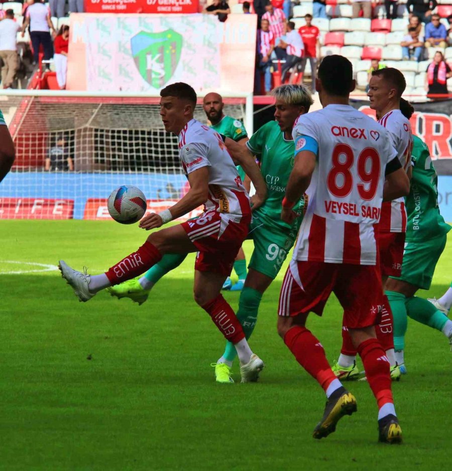 Trendyol Süper Lig: Antalyaspor: 3 - Bodrum Fk: 1 (ilk Yarı)