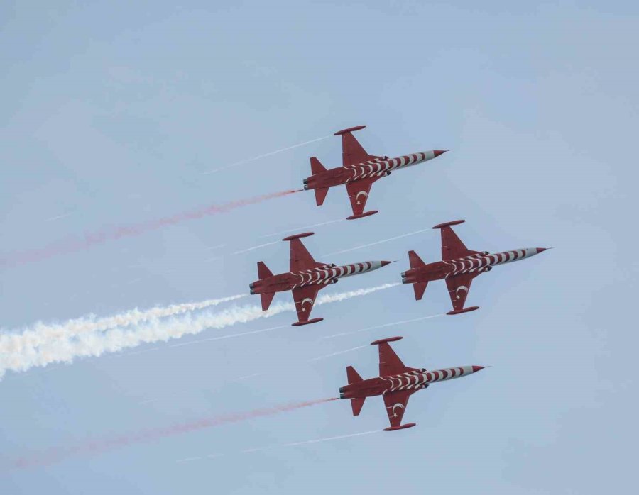 Türk Yıldızları Antalya’da Ata’ya Saygı İçin Uçacak