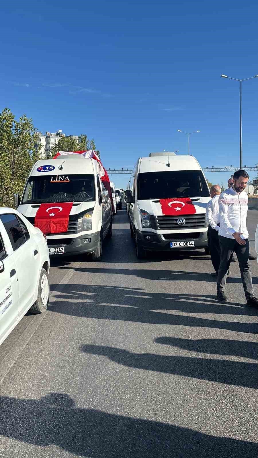 Antalya’da Servis Araçlarına ’c’ Plaka Mecburiyeti Getirildi